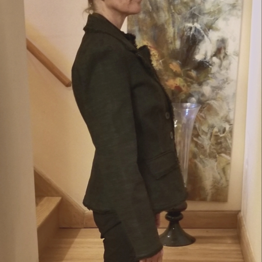Blazer - Picture 4 of 6